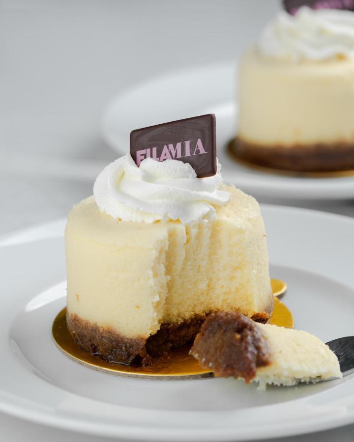 Mondrian Doha Hotel Exterior photo Cheesecake