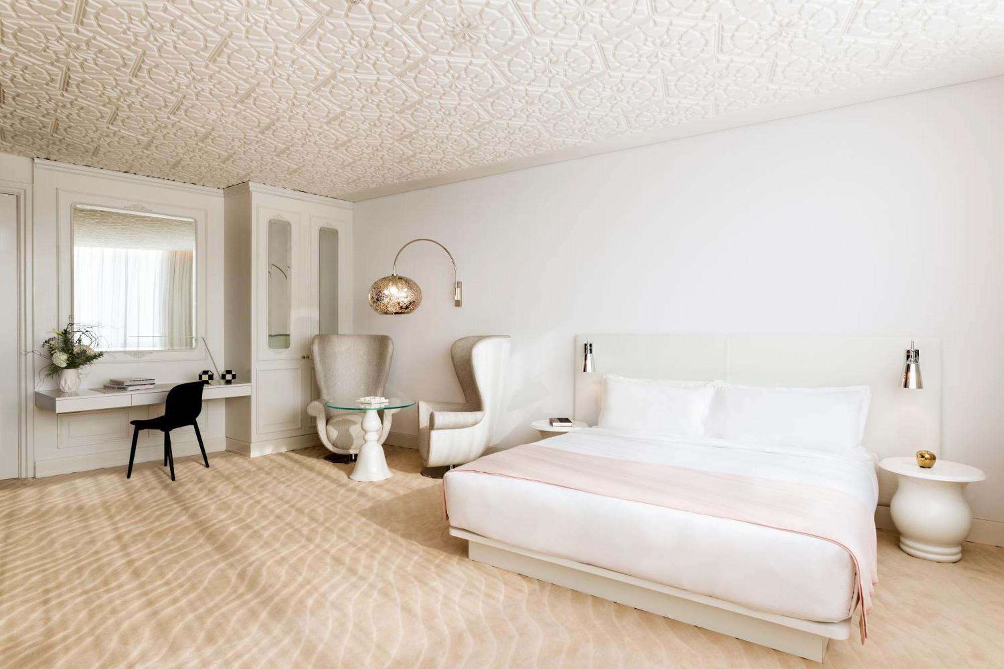 Mondrian Doha Hotel Room photo A bedroom