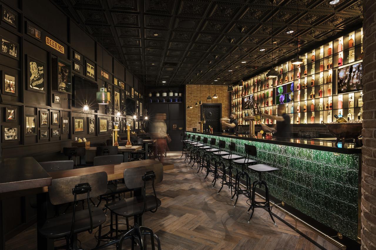 Mondrian Doha Hotel Exterior photo The interior of the bar